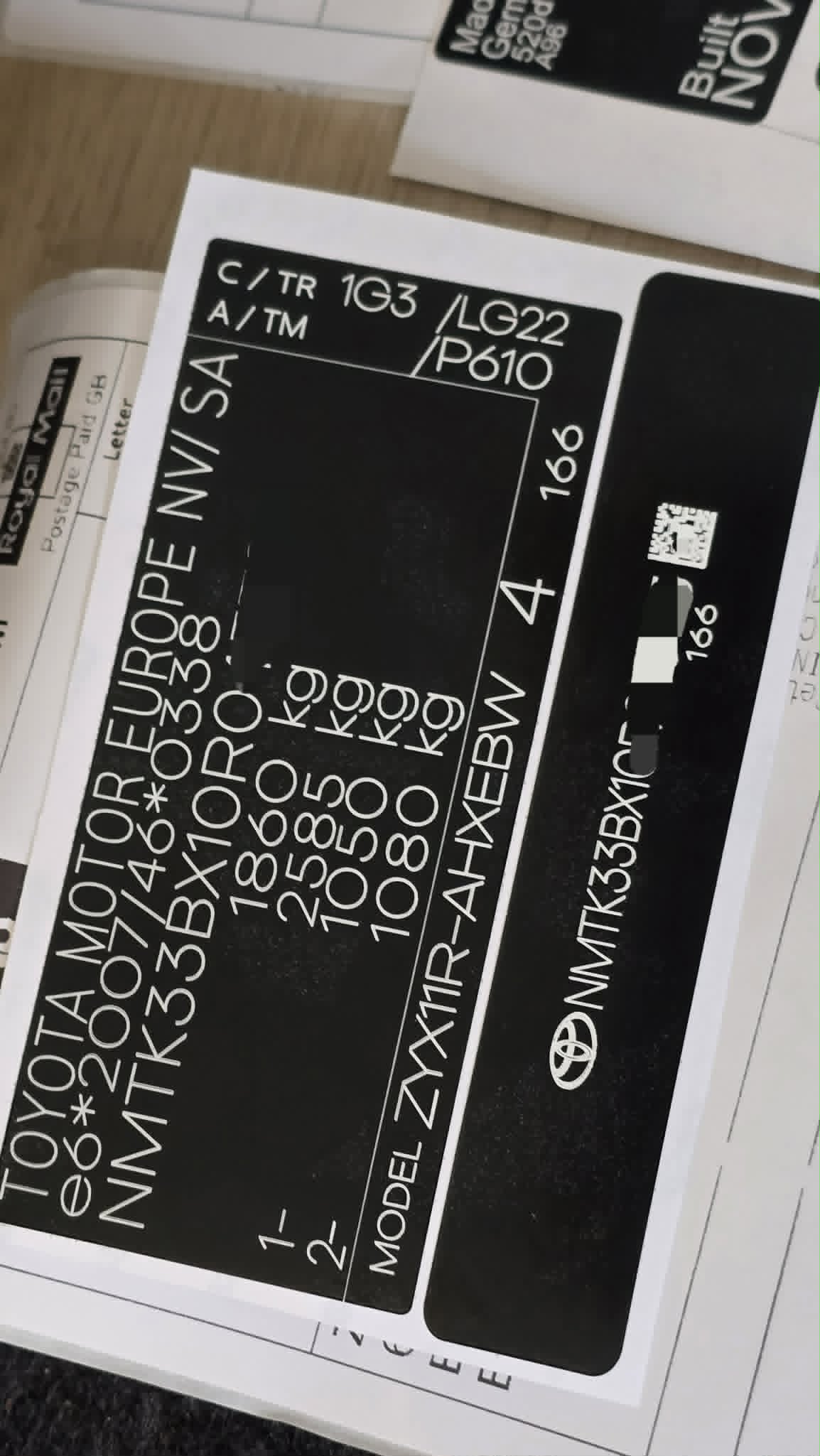 Toyota 1 windscreen 1 door label 7 strip labels