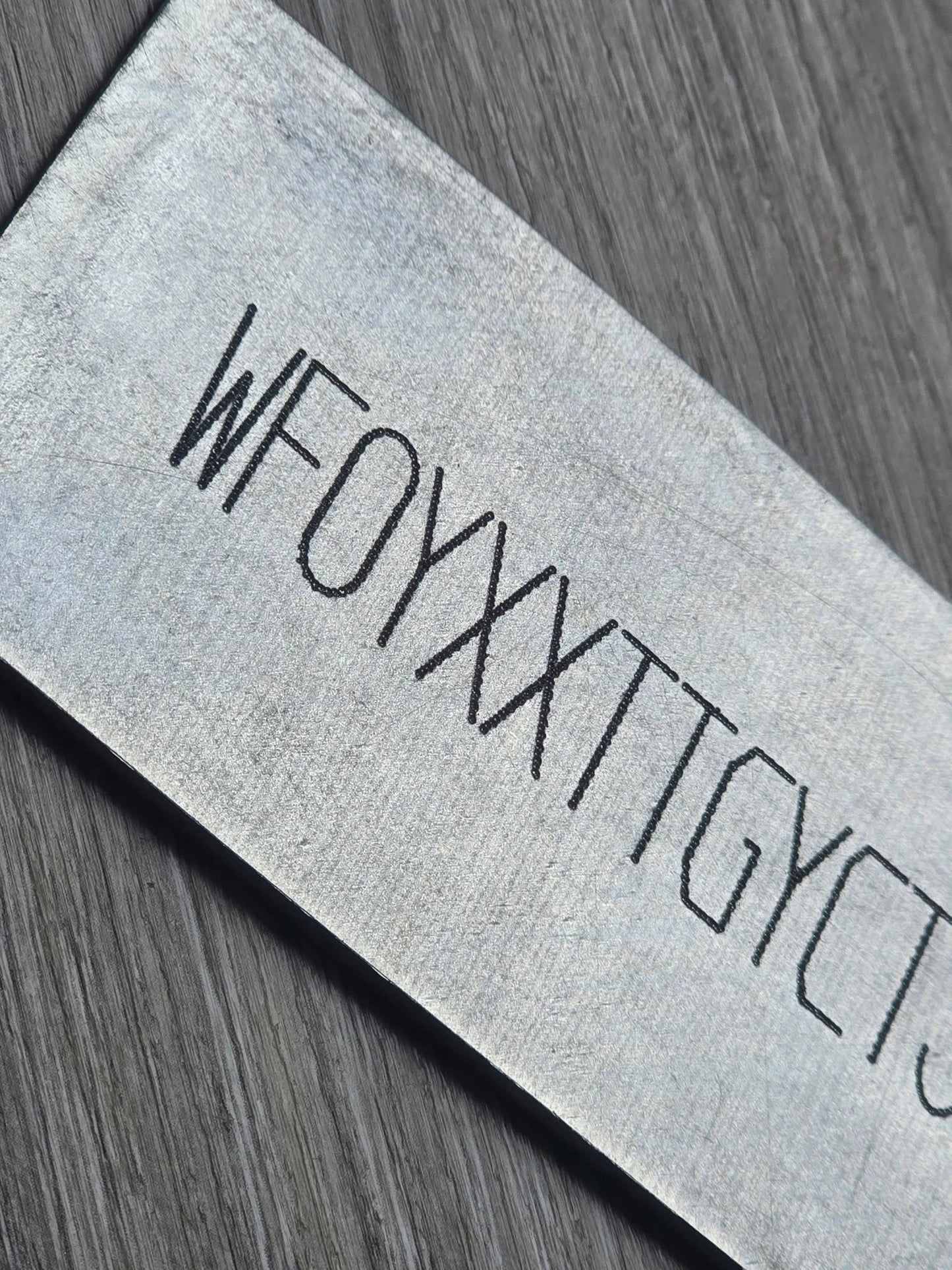 VSUK metal chassis plate with engraved VIN number for vin stickers vin plates chassis plates vin tags data tags data plates